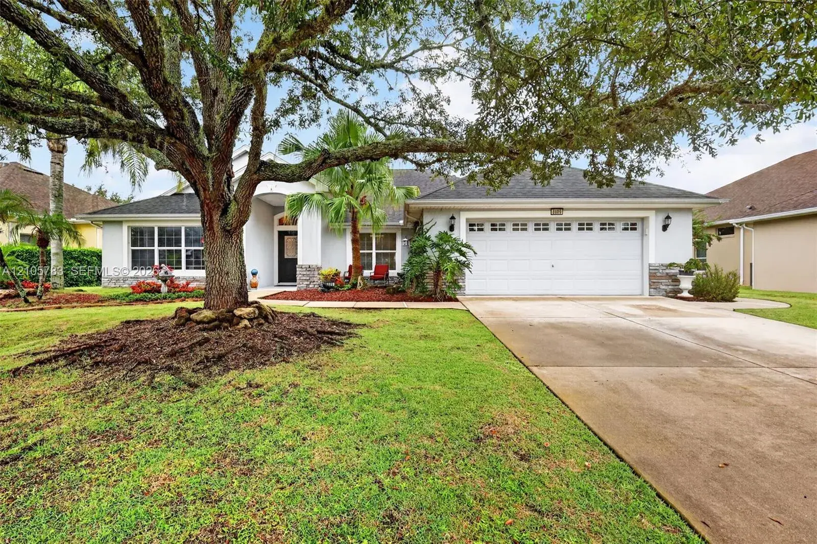 8889 Bridgeport Bay Circle, Mount Dora FL 32757