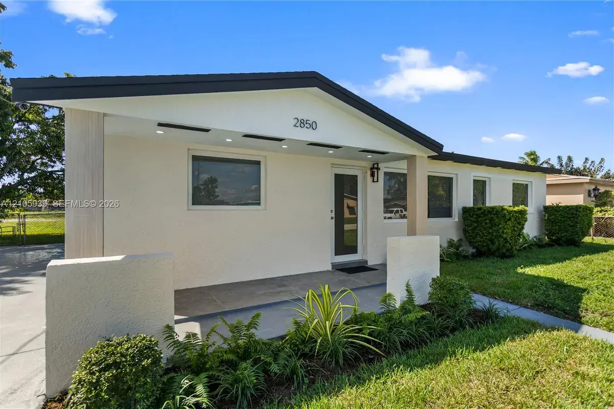 2850 NW 205th St, Miami Gardens FL 33056