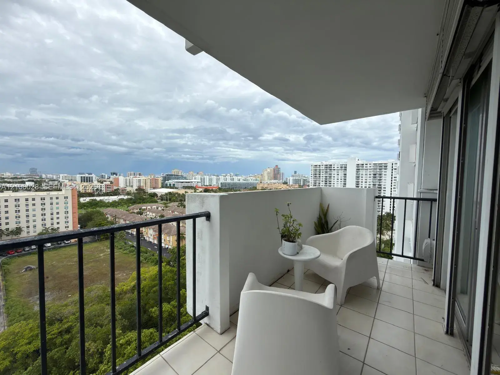2780 NE 183rd St # 1605, Aventura FL 33160