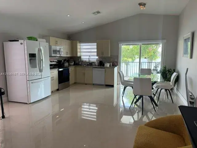 16284 SW 100th Ter, Miami FL 33196