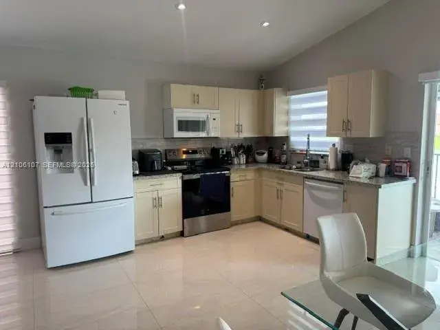16284 SW 100th Ter, Miami FL 33196