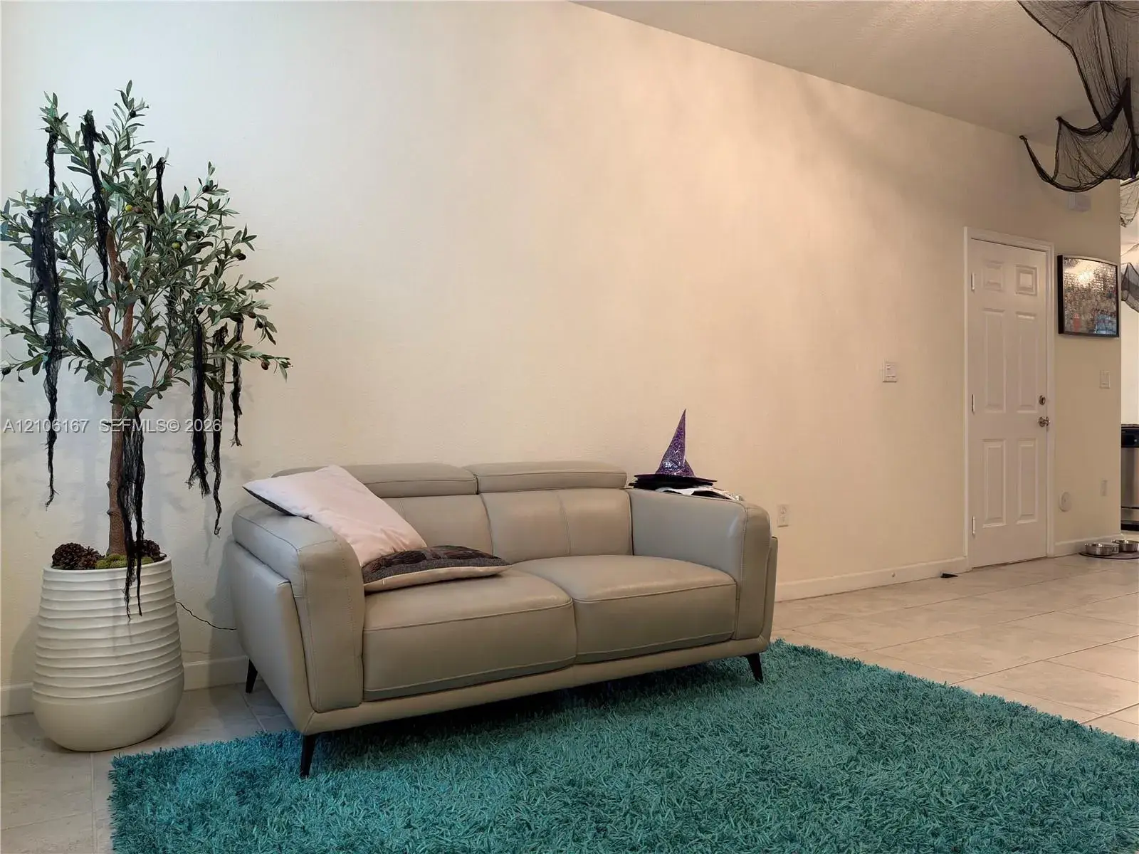 3277 W 100th Ter, Hialeah FL 33018