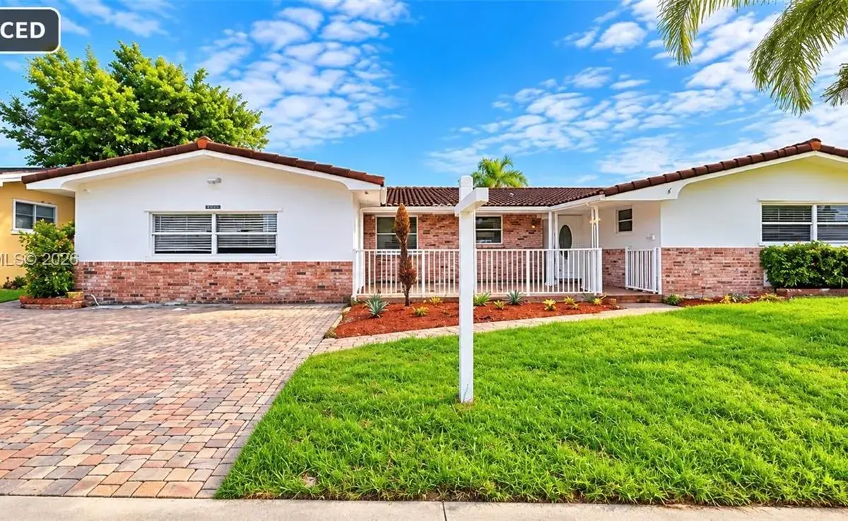 2827 Arthur St, Hollywood FL 33020