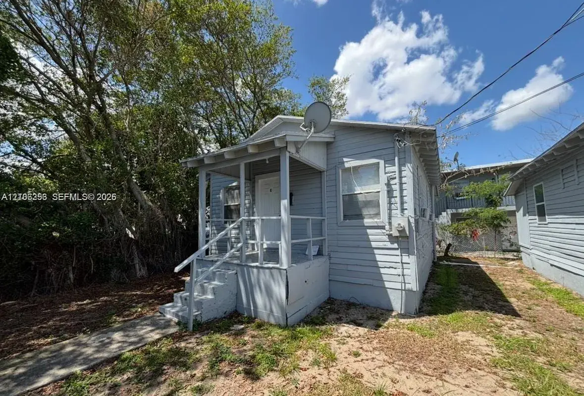 820 21st St, West Palm Beach FL 33407
