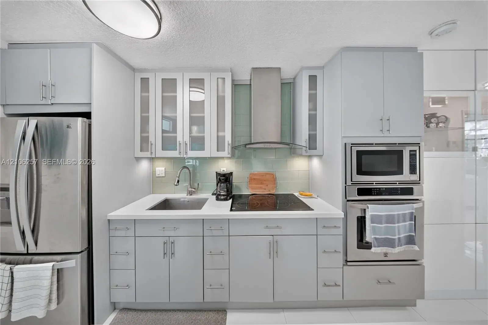 335 Collins # 203, Miami Beach FL 33139