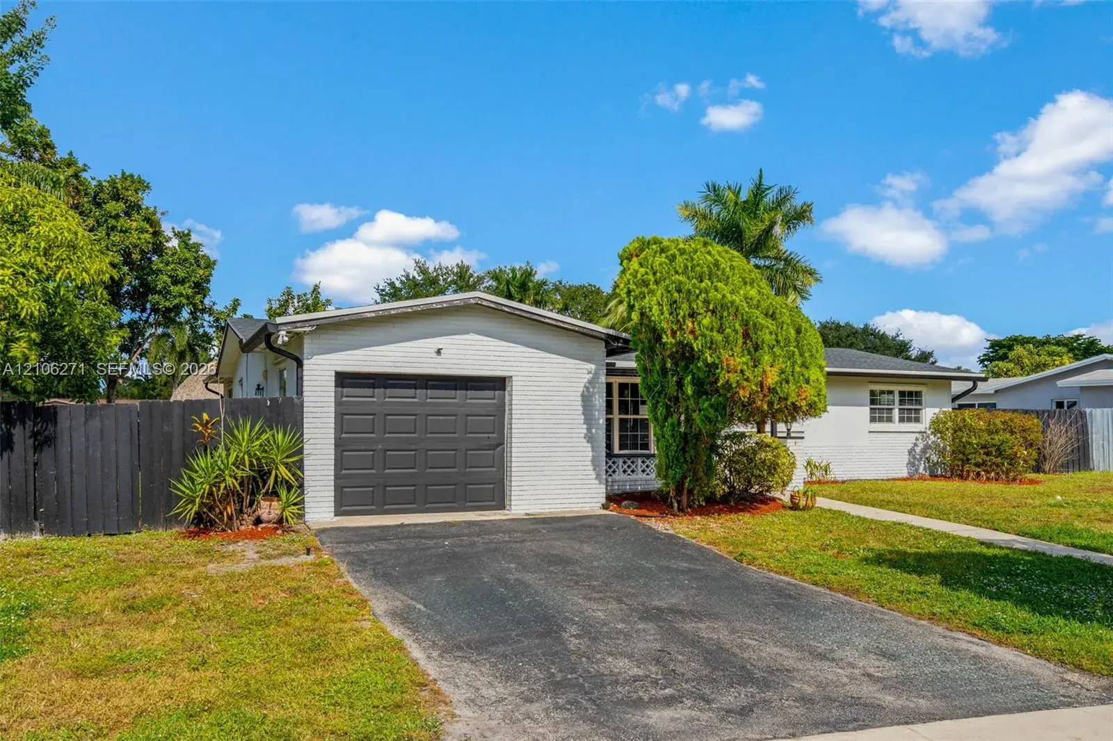 11041 NW 21st St, Pembroke Pines FL 33026