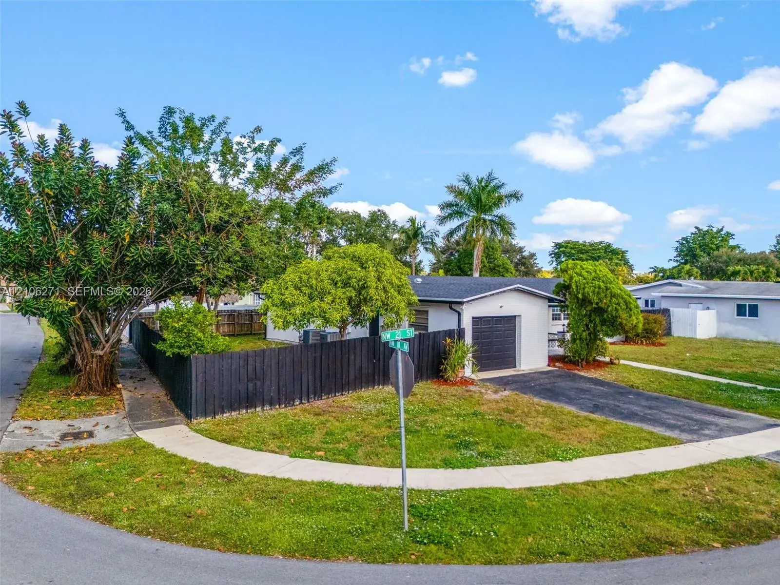 11041 NW 21st St, Pembroke Pines FL 33026
