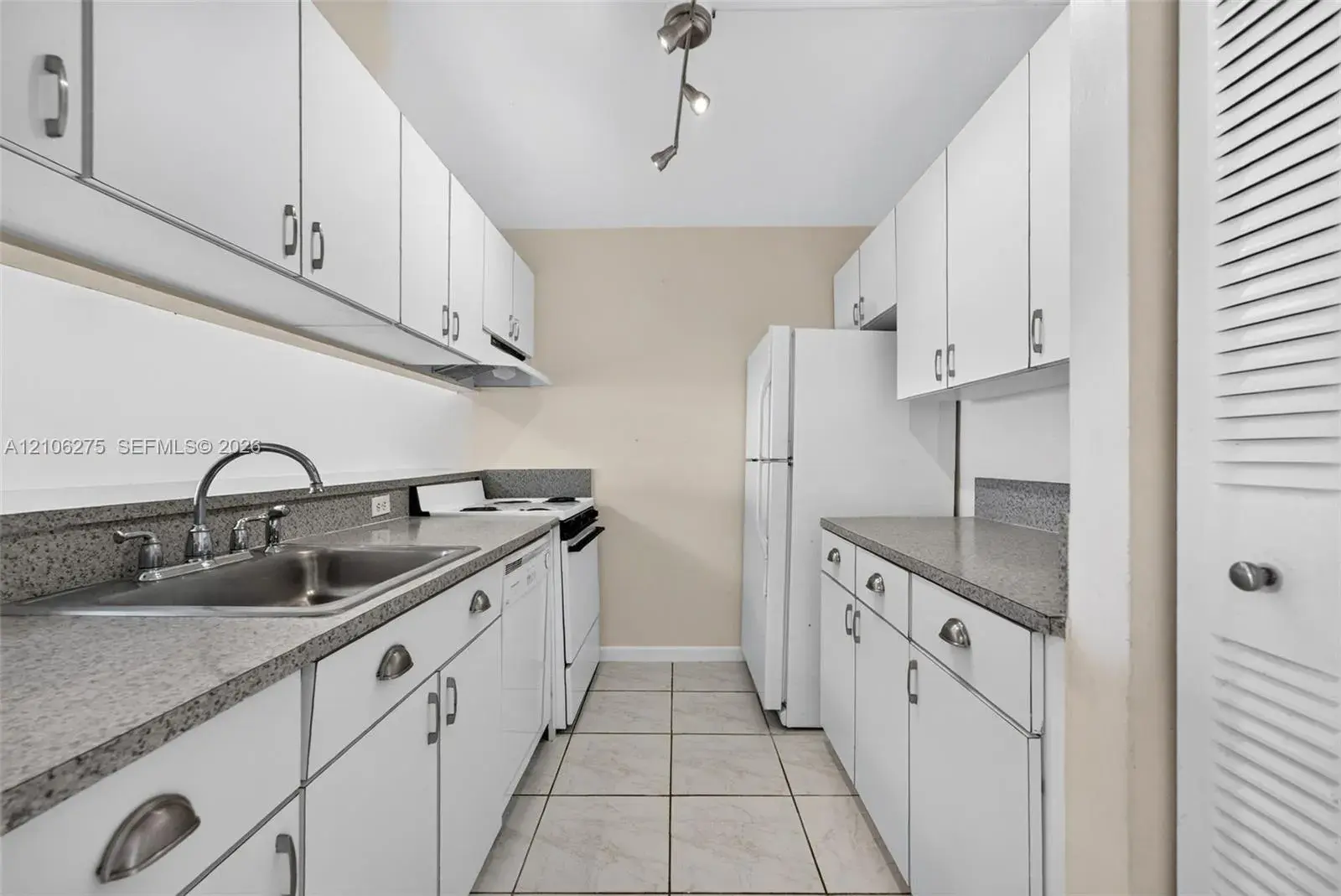 10801 SW 109th Ct # D305, Miami FL 33176