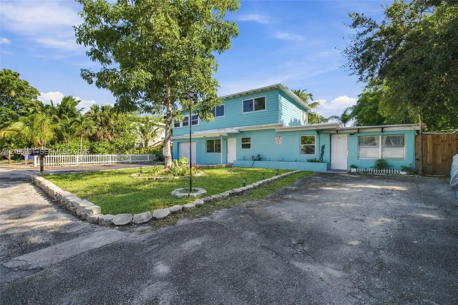 766 NW 42nd St, Oakland Park FL 33309