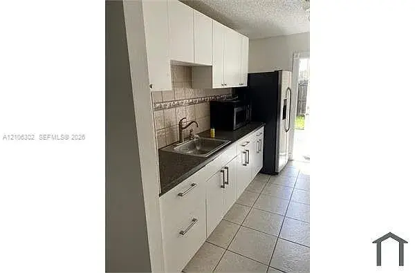 18240 NW 41st Pl, Miami Gardens FL 33055