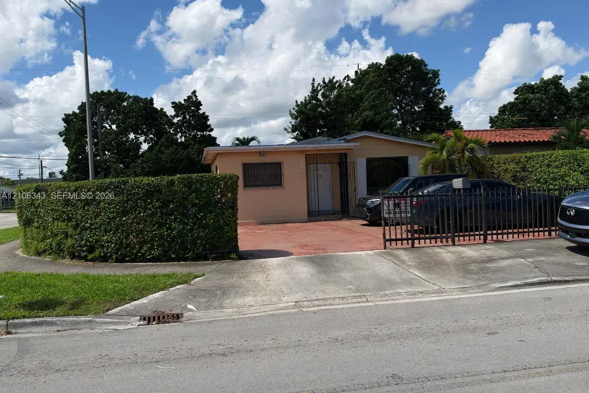 2500 W 8th Ln, Hialeah FL 33010