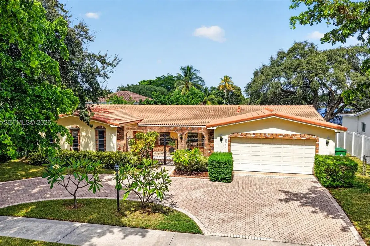 10541 Taft St, Pembroke Pines FL 33026