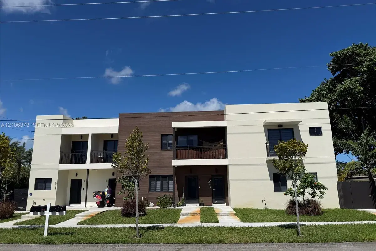 5927 Buchanan St, Hollywood FL 33021