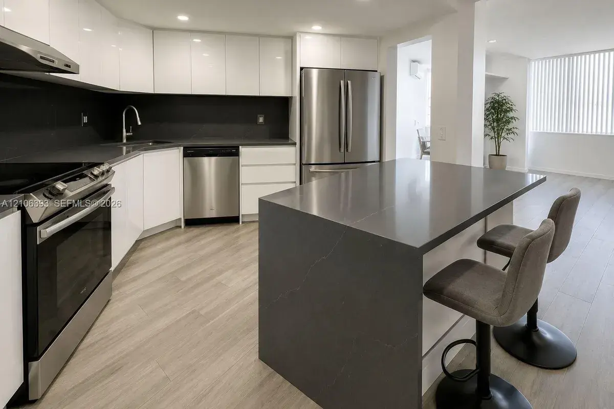 2750 NE 183rd St # 2407, Aventura FL 33160