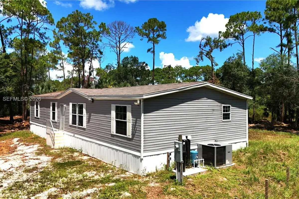881 Woodland Blvd, Clewiston FL 33440