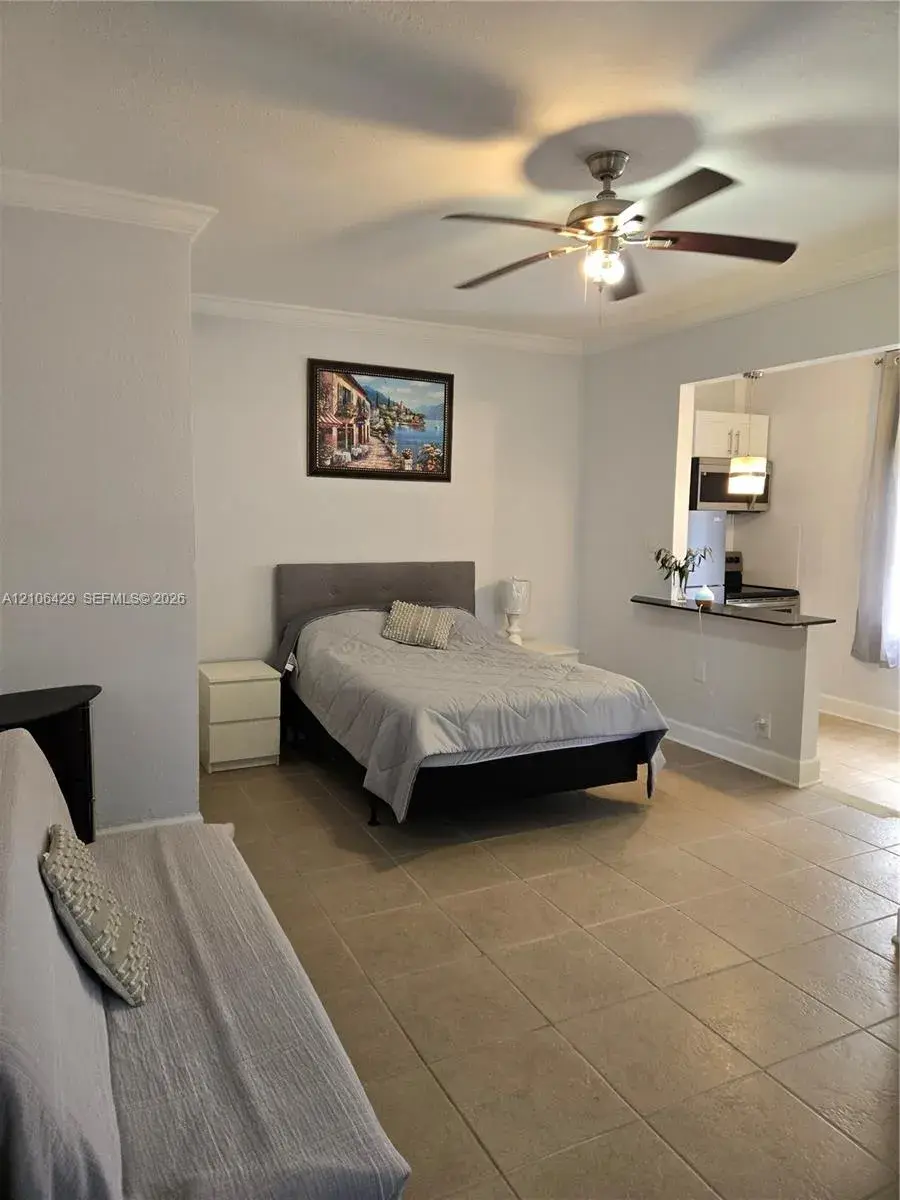 5712 Hollywood Blvd # 3, Hollywood FL 33021