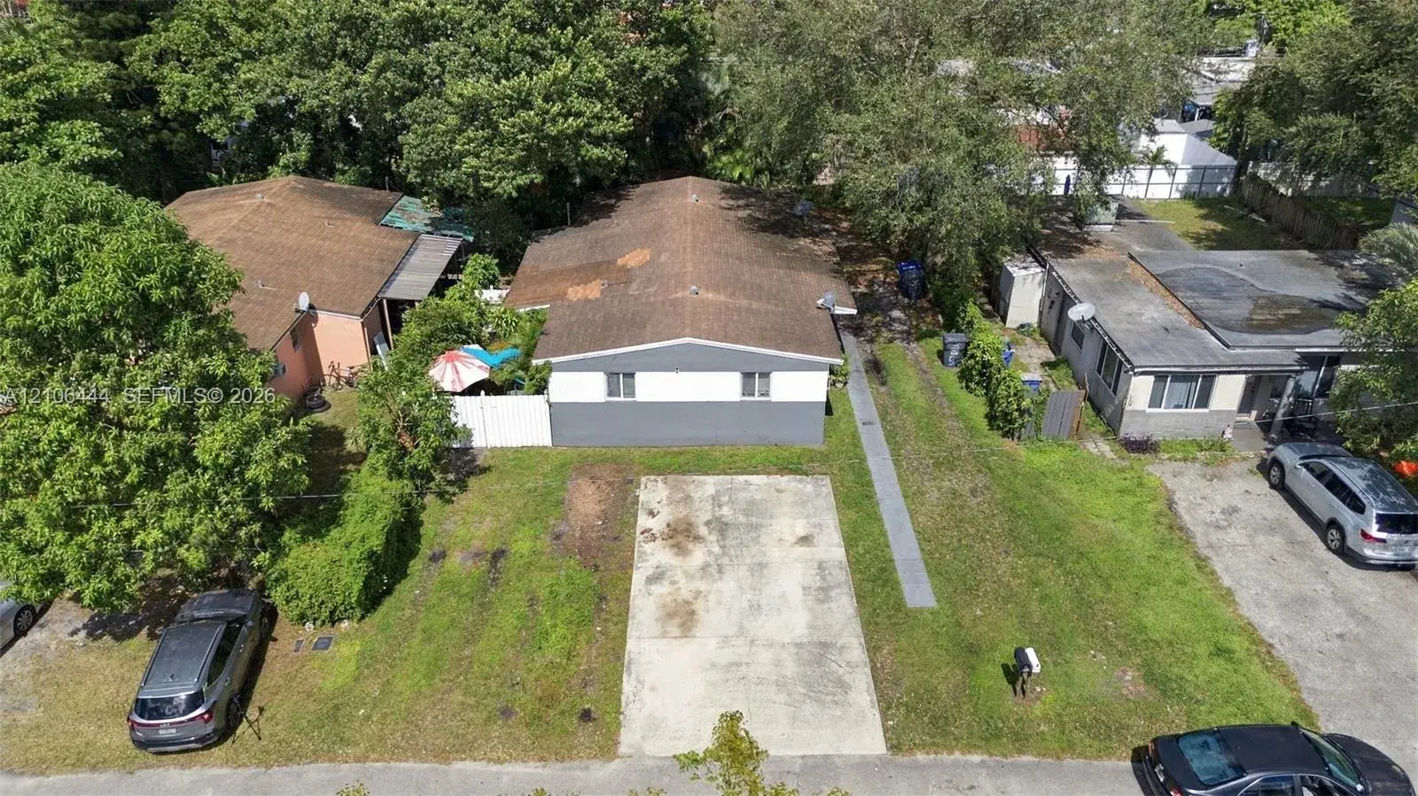 6351 Hayes St, Hollywood FL 33024