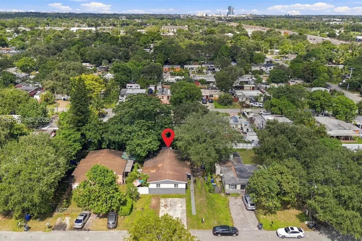6351 Hayes St, Hollywood FL 33024