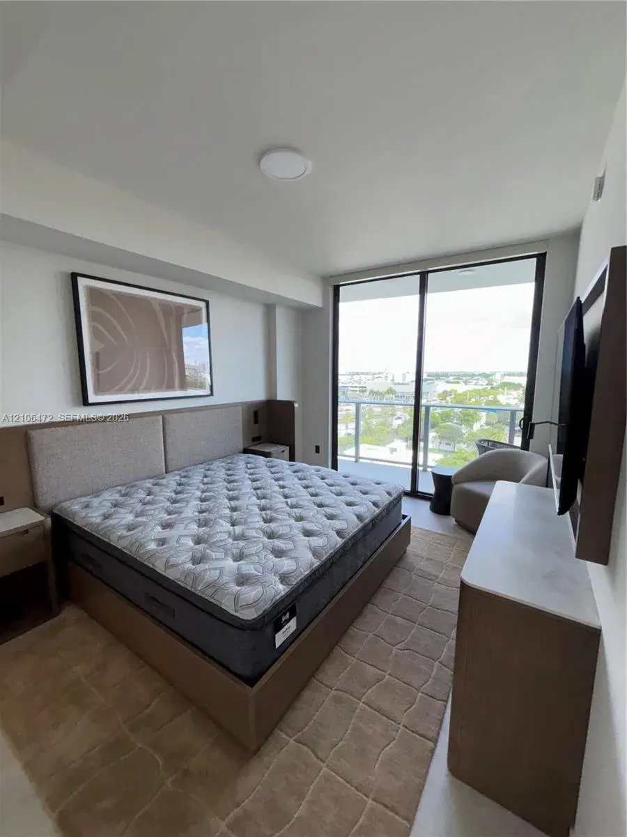 13899 Biscayne Blvd # 907, Miami FL 33181