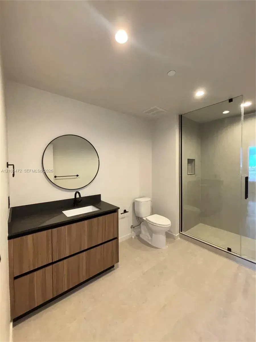 13899 Biscayne Blvd # 907, Miami FL 33181