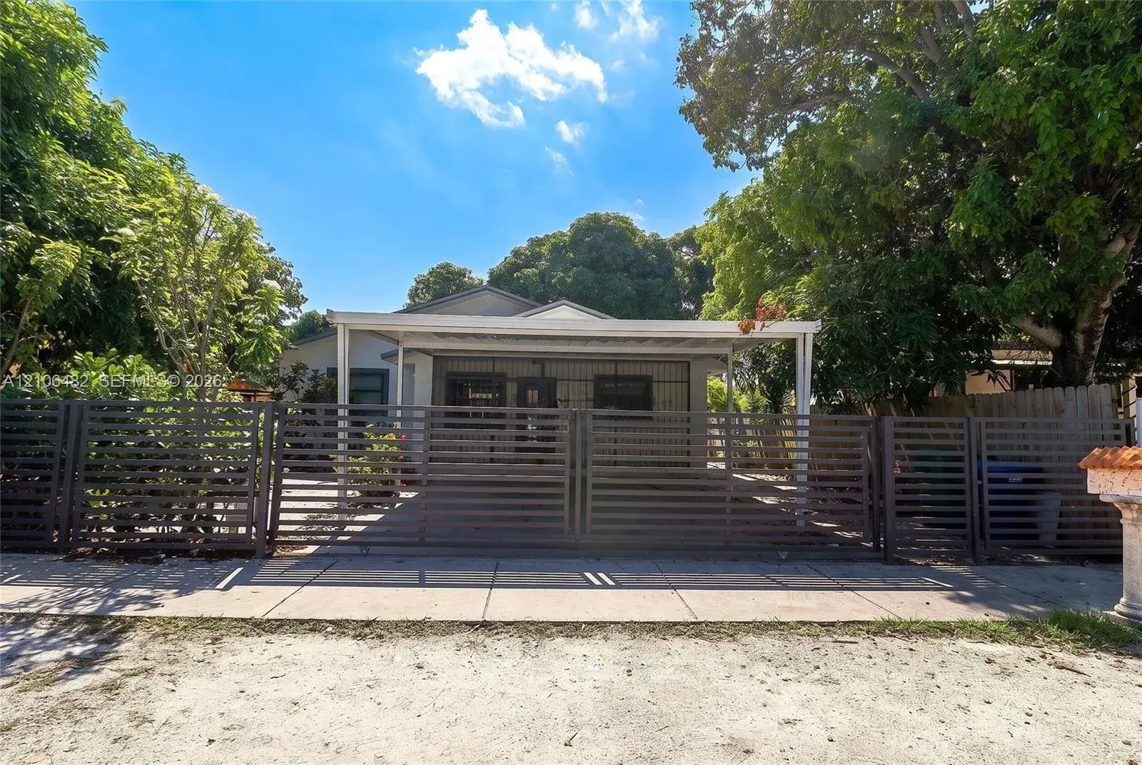 834 NW 115th St, Miami FL 33168