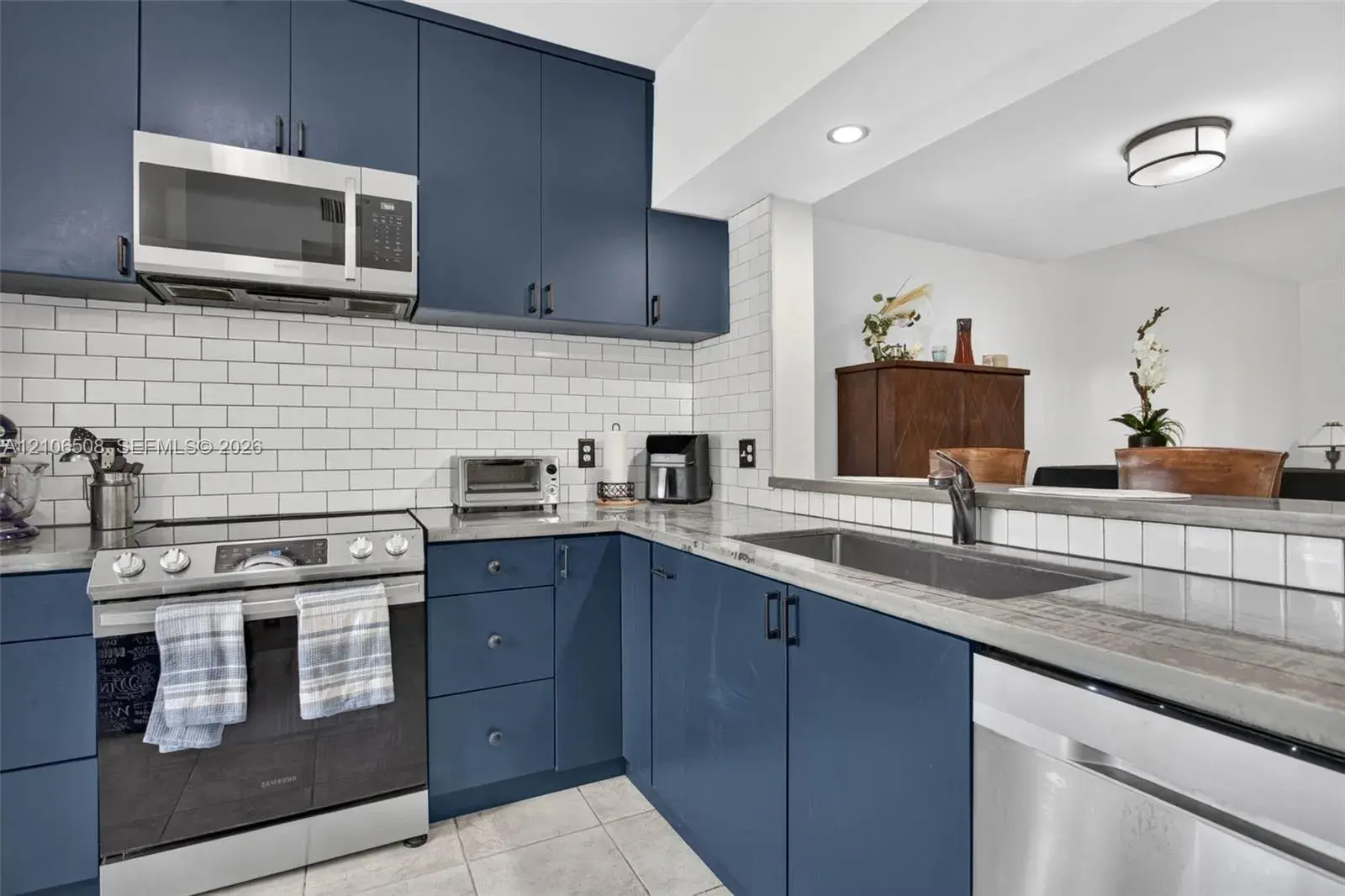 9939 NW 56th Pl, Coral Springs FL 33076