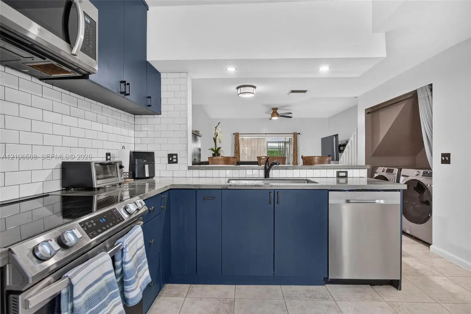 9939 NW 56th Pl, Coral Springs FL 33076