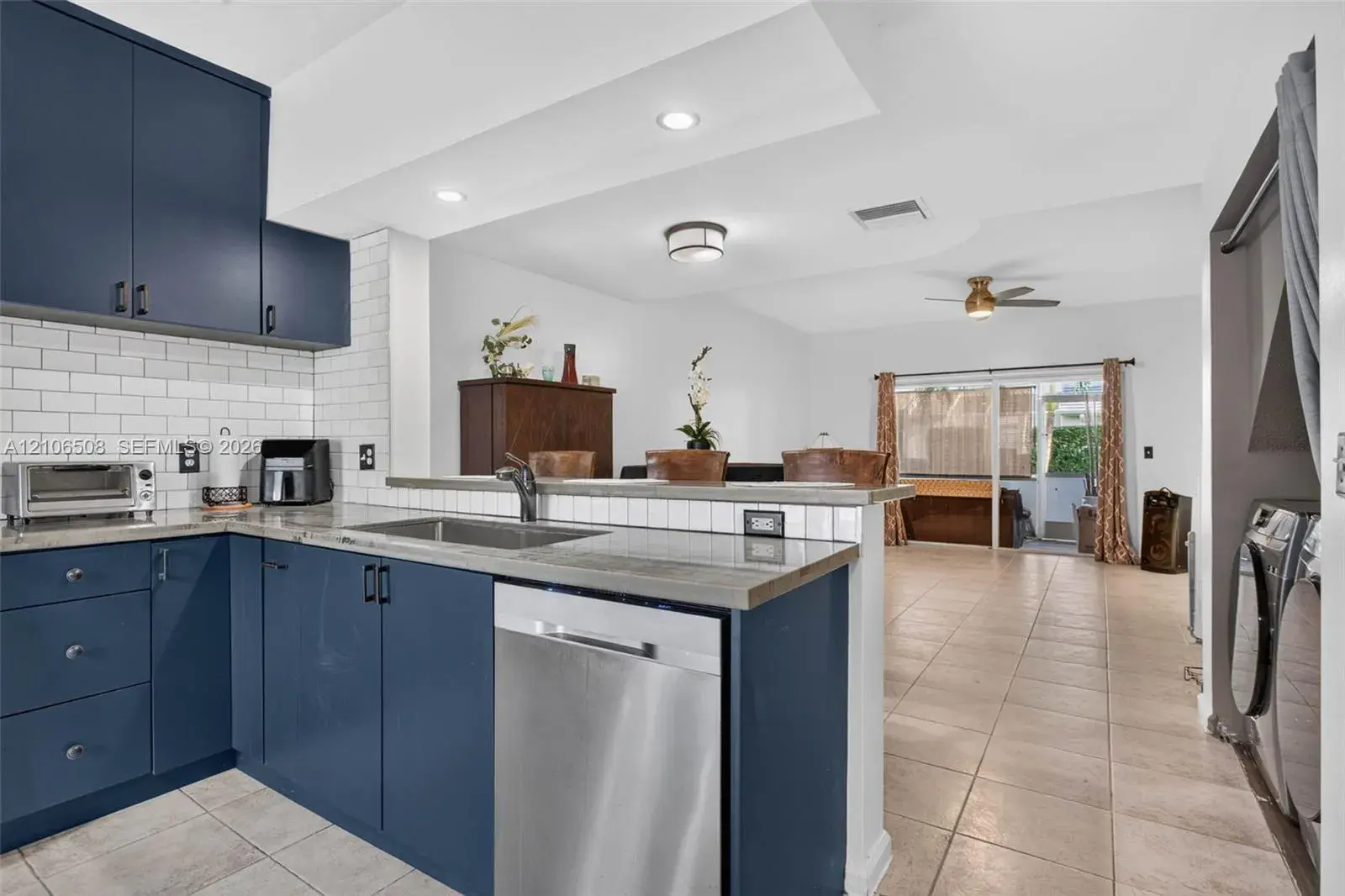 9939 NW 56th Pl, Coral Springs FL 33076