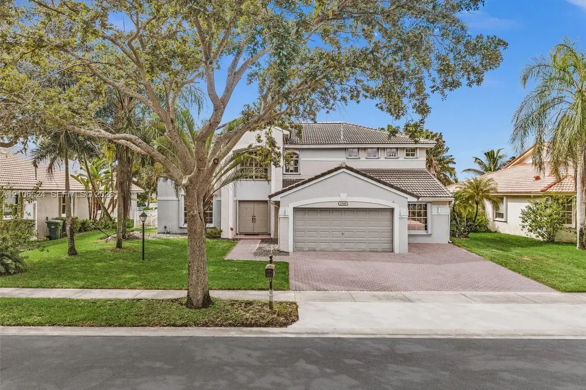 2048 NW 126th Ave, Pembroke Pines FL 33028