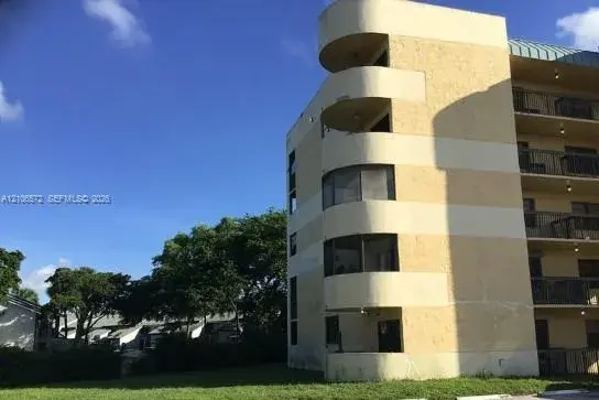 6575 W Oakland Park Blvd # 208, Lauderhill FL 33313