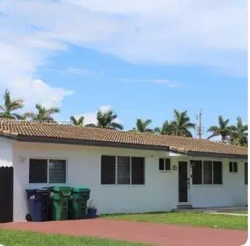 9551 SW 49th St, Miami FL 33165