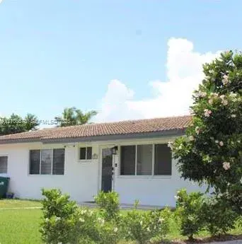 9551 SW 49th St, Miami FL 33165