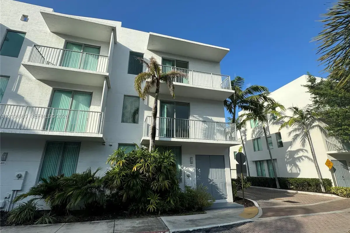 2146 Van Buren St # 406, Hollywood FL 33020