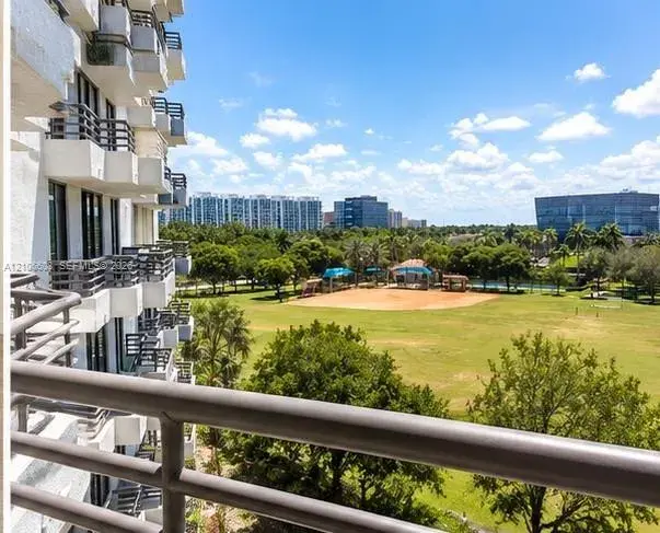 3300 NE 191st St # 604, Aventura FL 33180