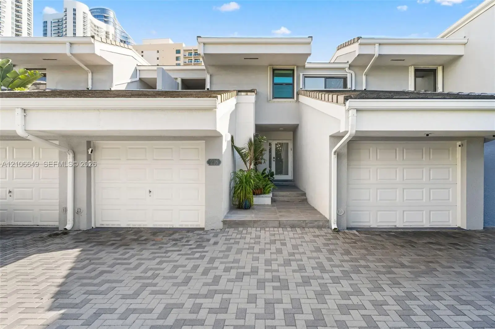 216 Poinciana Dr # 206, Sunny Isles Beach FL 33160