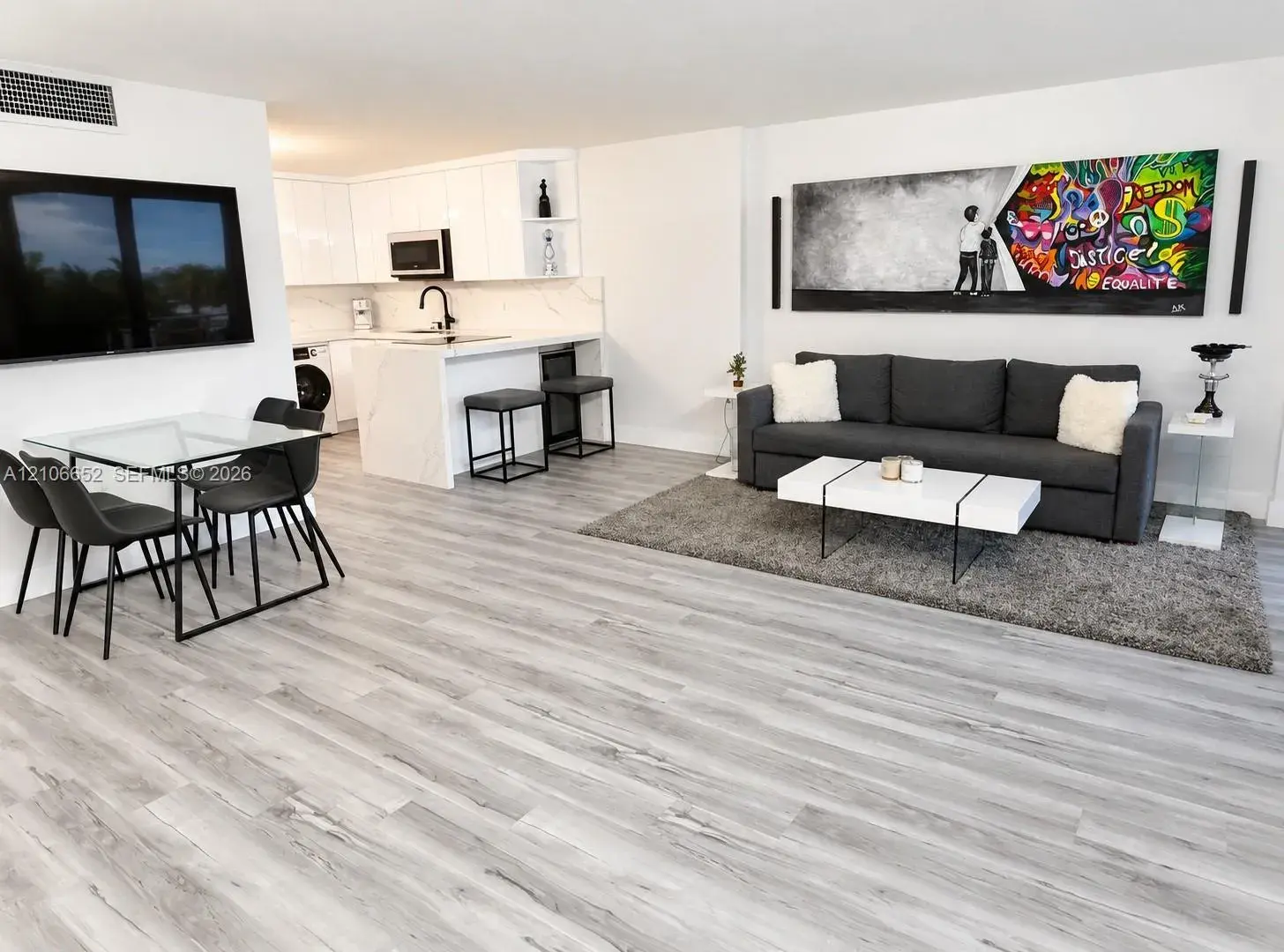 345 Ocean Dr # 325, Miami Beach FL 33139