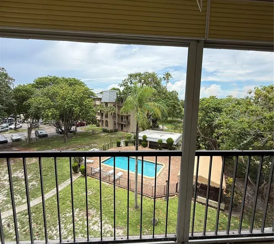5961 N Falls Cir Dr # 408, Lauderhill FL 33319