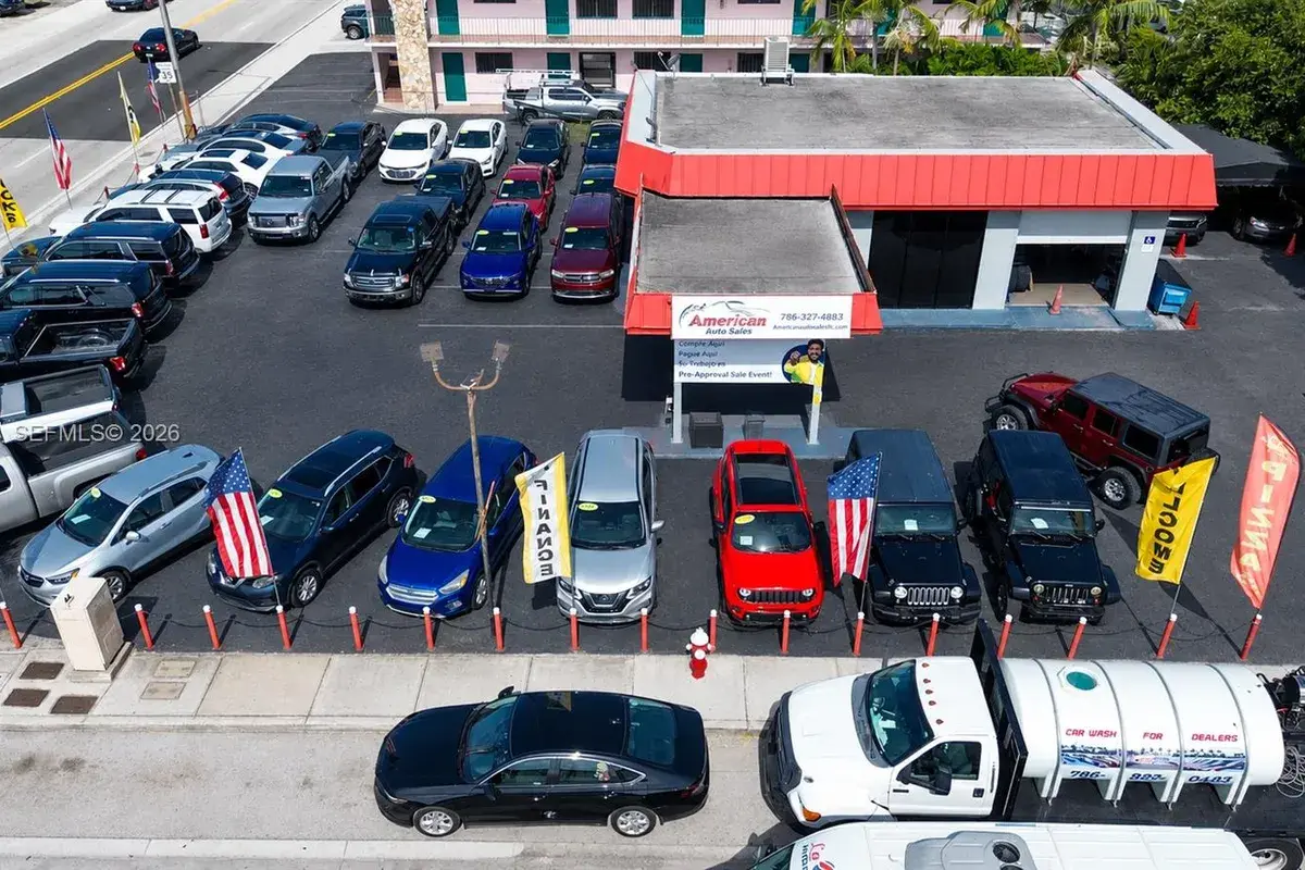 900 Palm Ave, Hialeah FL 33010