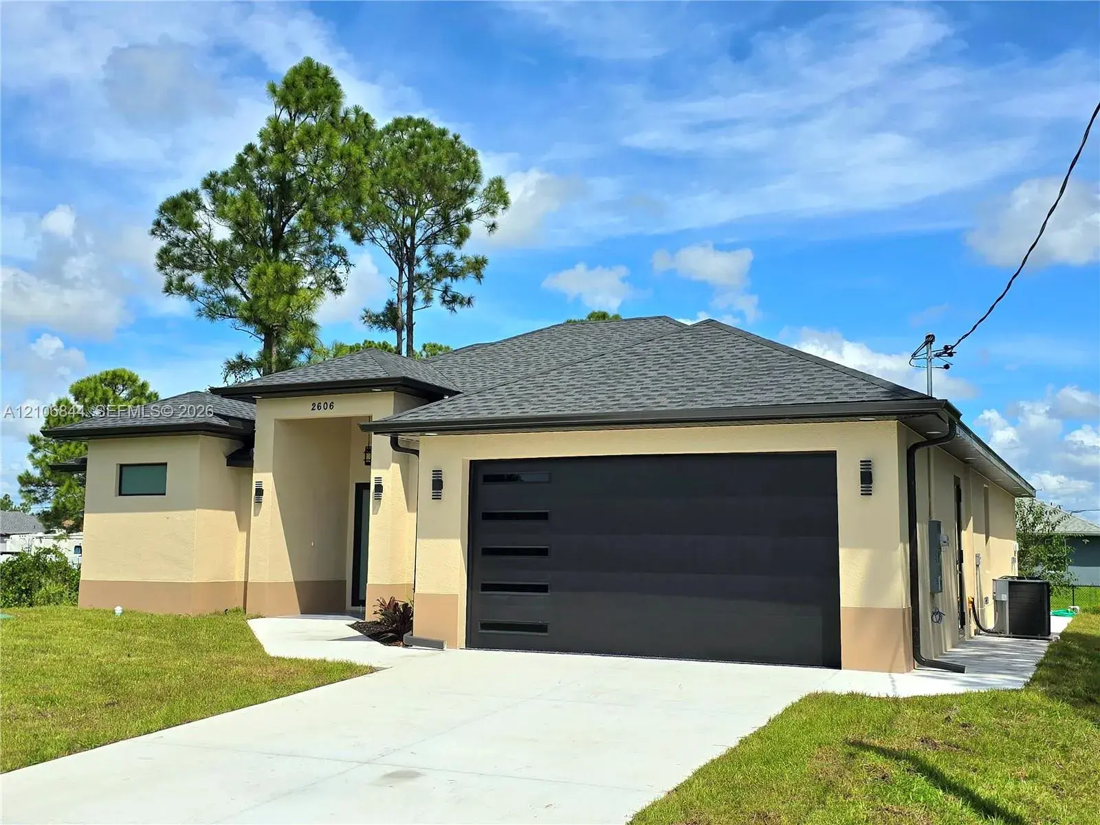2606 43rd St W, Lehigh Acres FL 33971