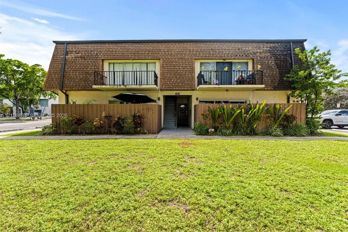 7401 W Sunrise Blvd # B1, Plantation FL 33313
