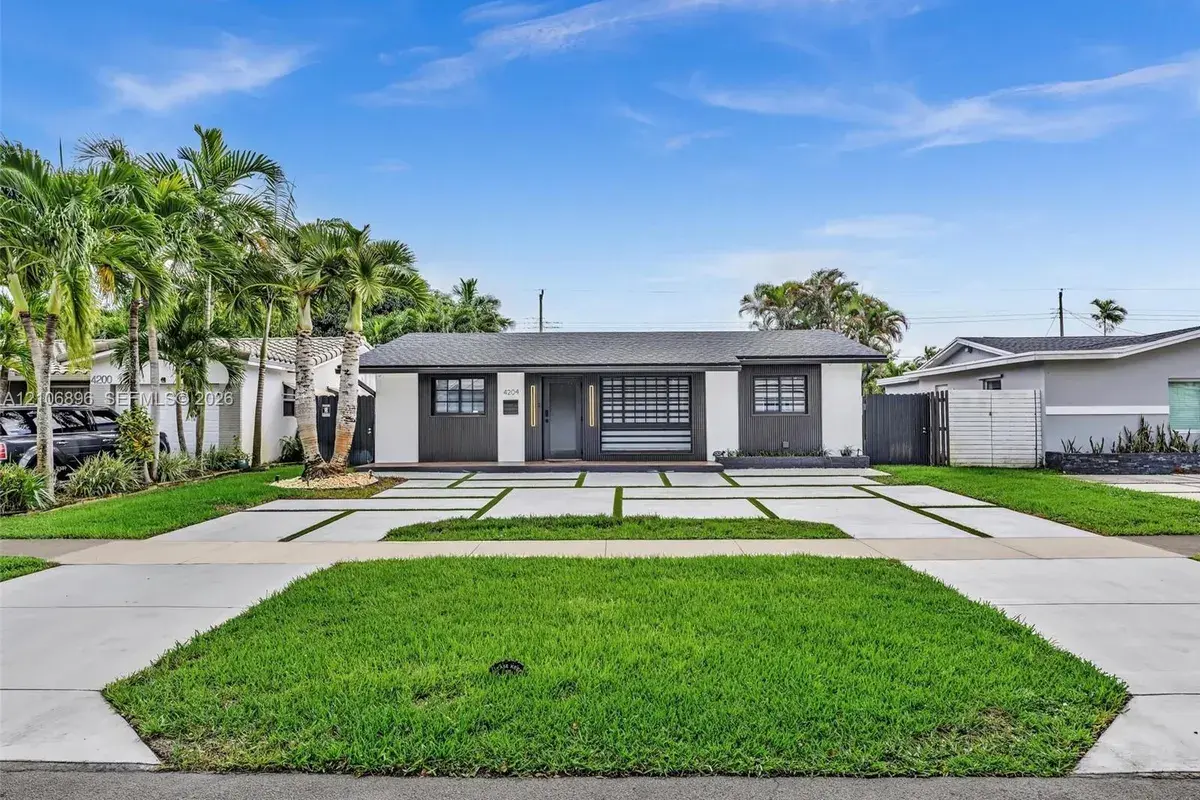 4204 Van Buren St, Hollywood FL 33021