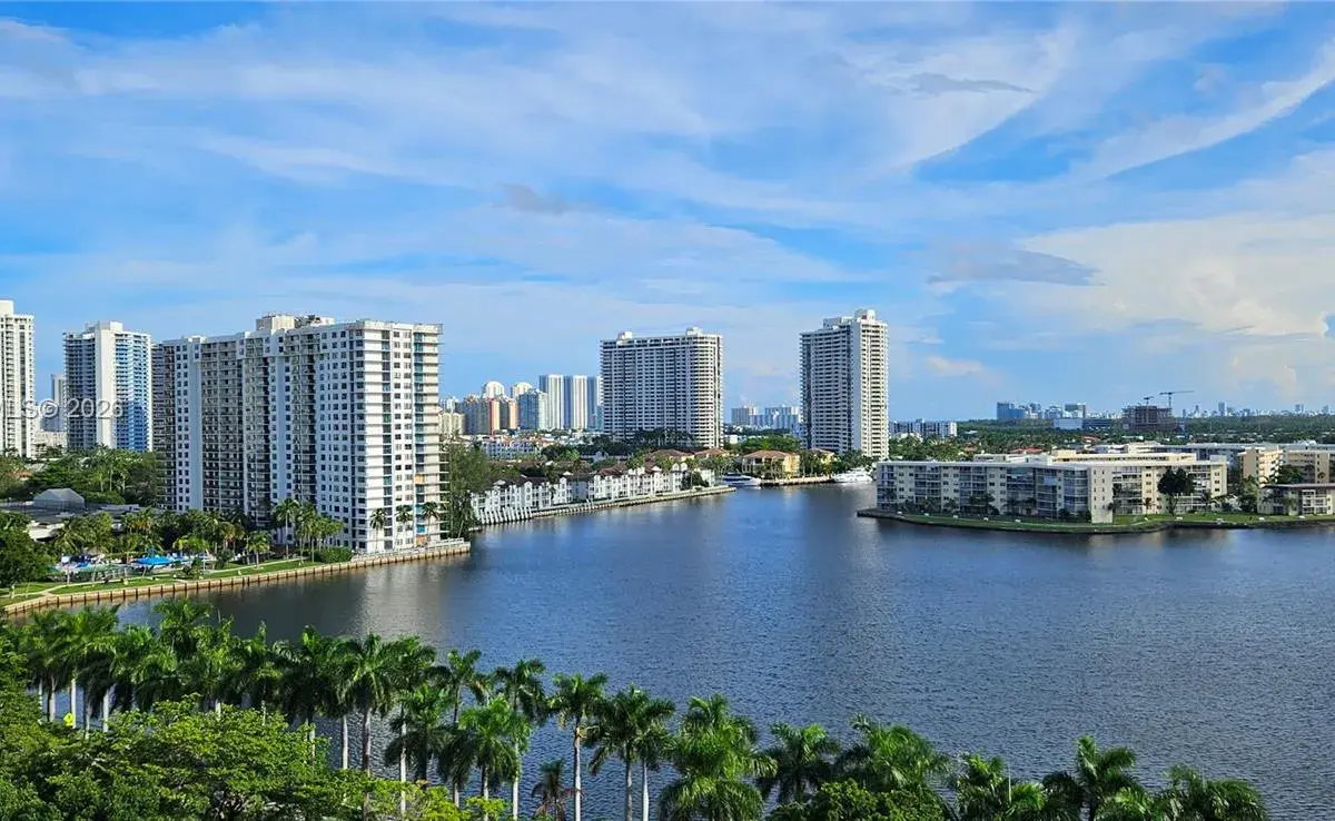 2801 NE 183rd St # 1208W, Aventura FL 33160