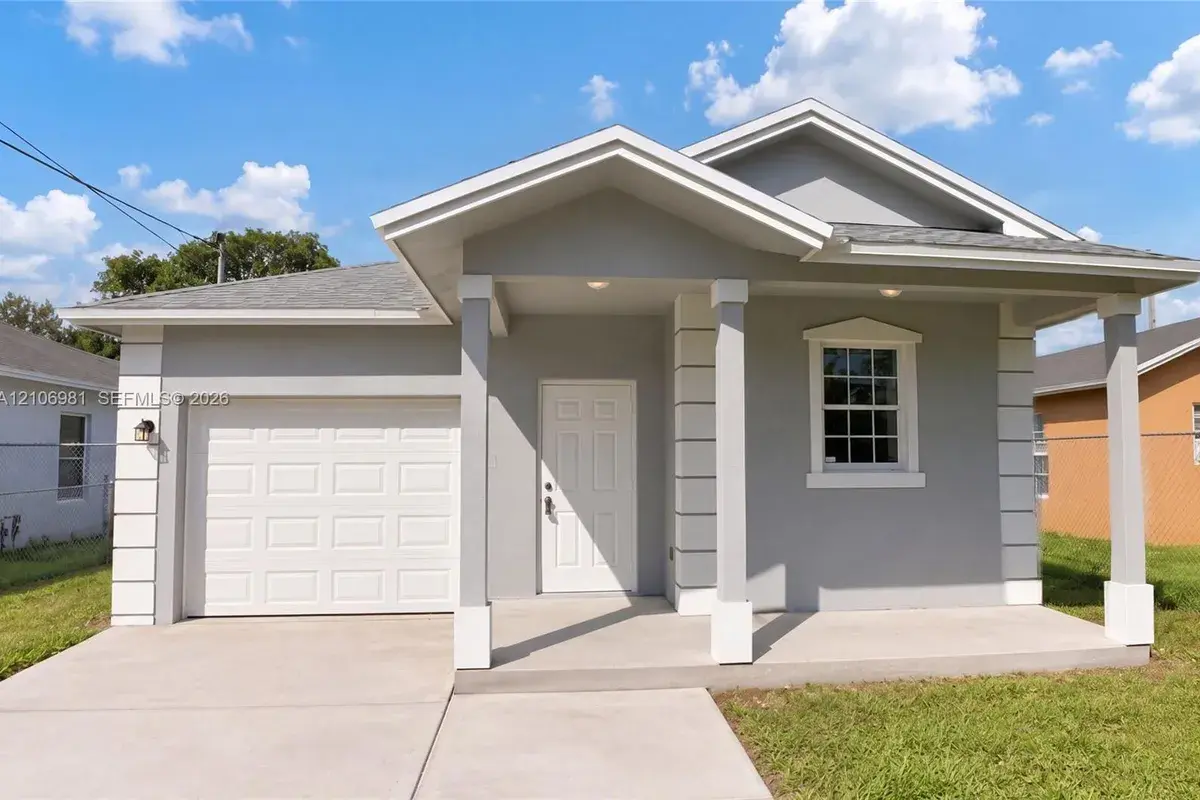 1295 N Railroad Ave, Boynton Beach FL 33435