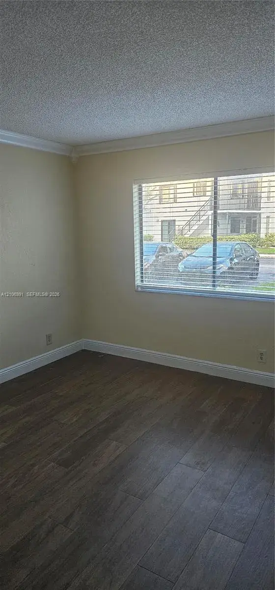 280 Racquet Club Rd # 103, Weston FL 33326