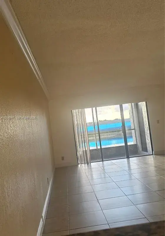 280 Racquet Club Rd # 103, Weston FL 33326