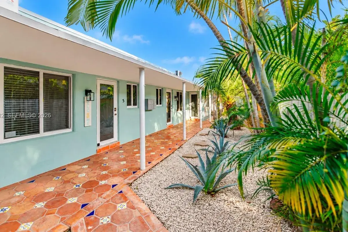 443 NE 17th Way, Fort Lauderdale FL 33301