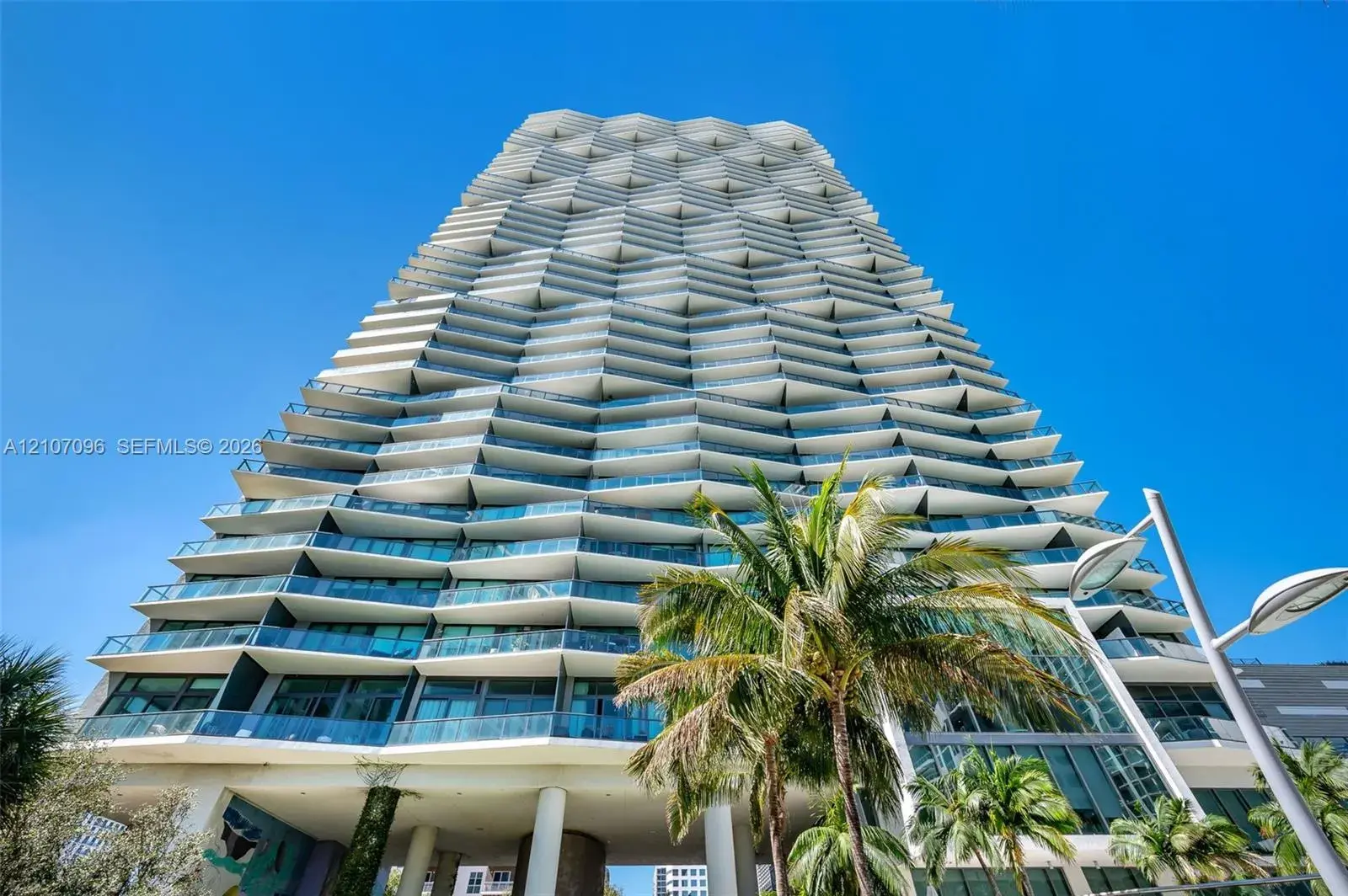 460 NE 28th St # 1801, Miami FL 33137