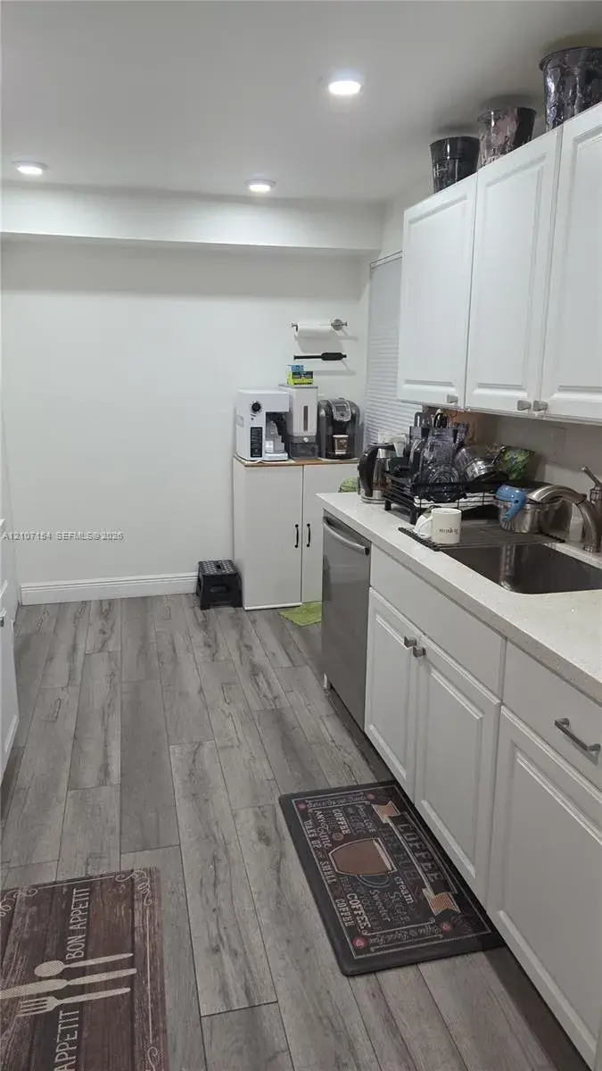 450 Commodore Dr # 311, Plantation FL 33325
