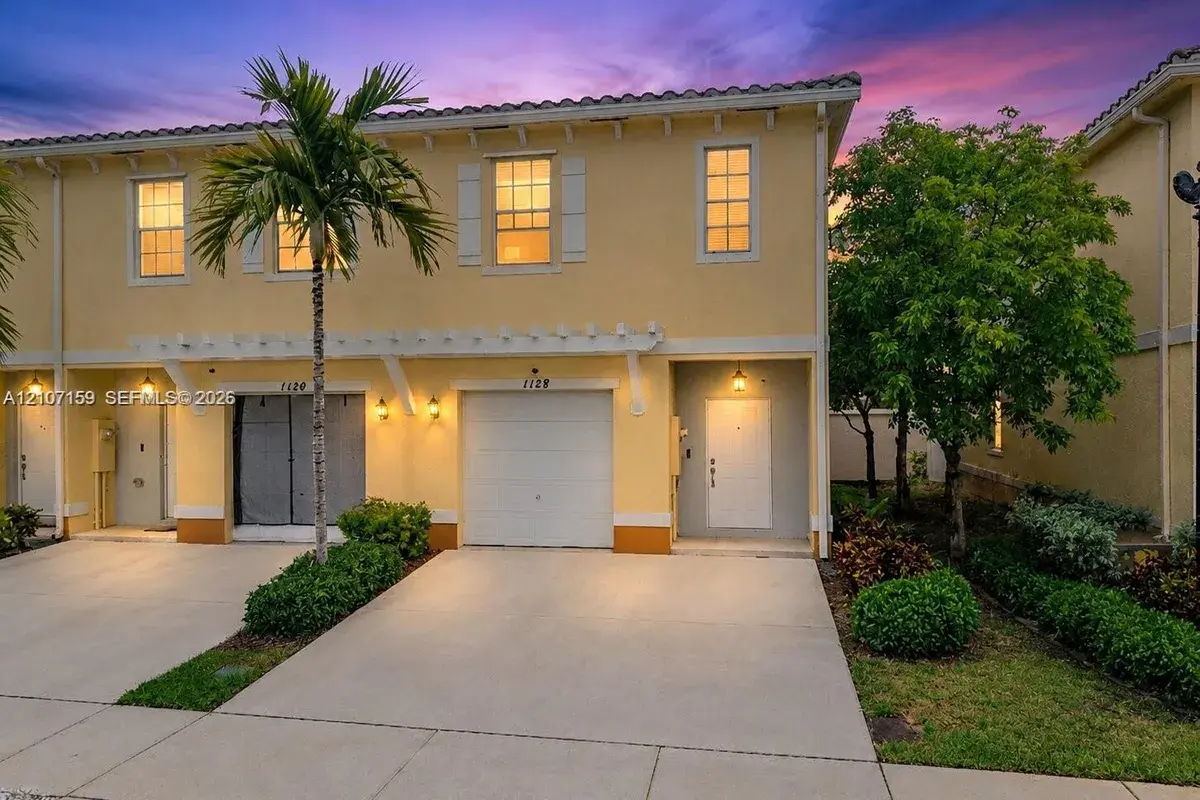 1128 NW 40th Ter, Lauderhill FL 33313