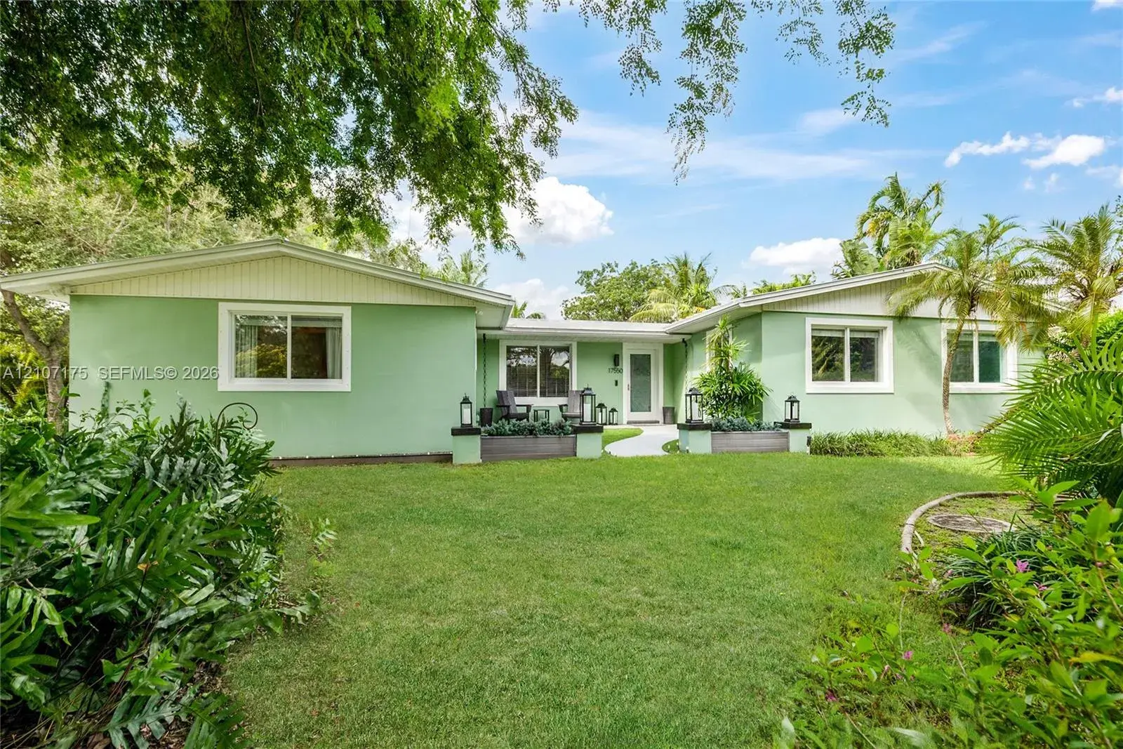 17550 SW 86th Ave, Palmetto Bay FL 33157